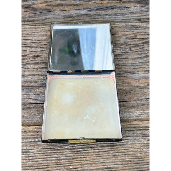 VIntage 1940s Black Enamel Brass Powder Compact With Mirror - Picture 4 of 12
